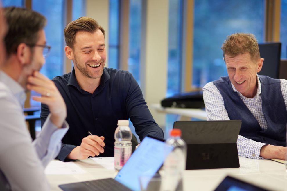 Home 2 (988 x 660 px)